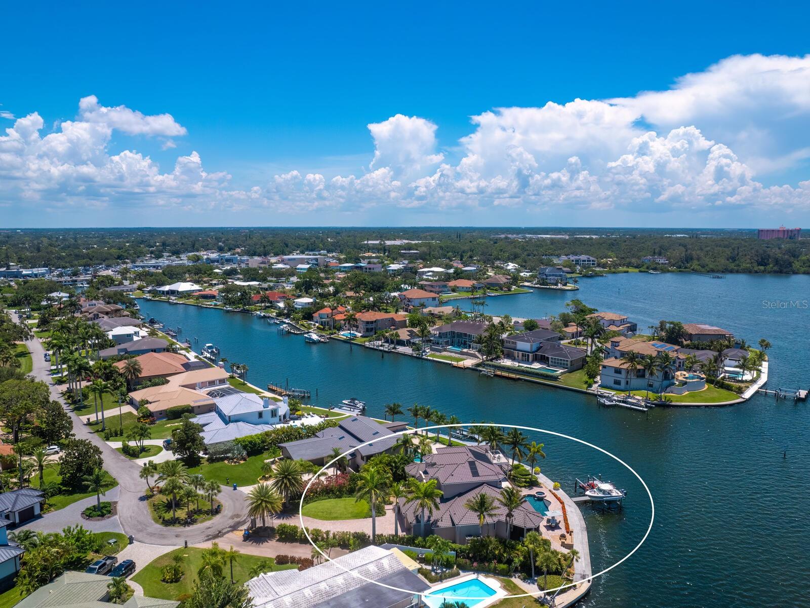 SOUTHPOINTE SHORES - Residential
