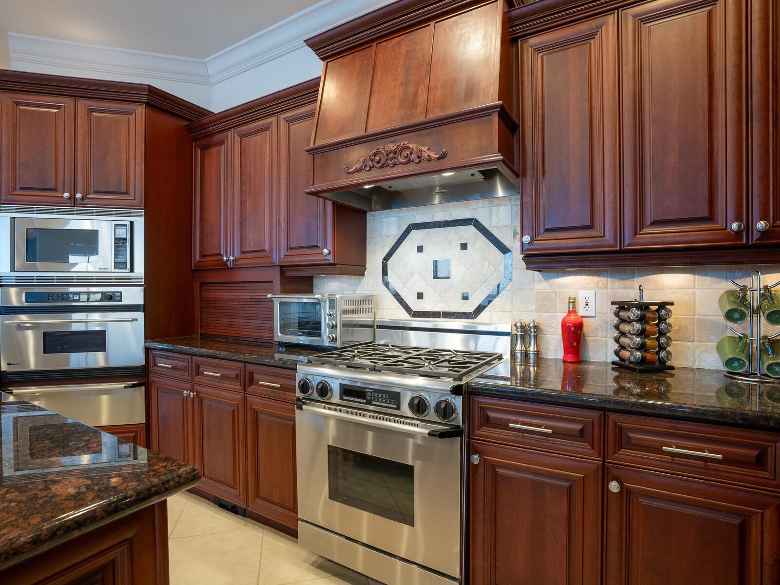 SOUTHPOINTE SHORES - Residential