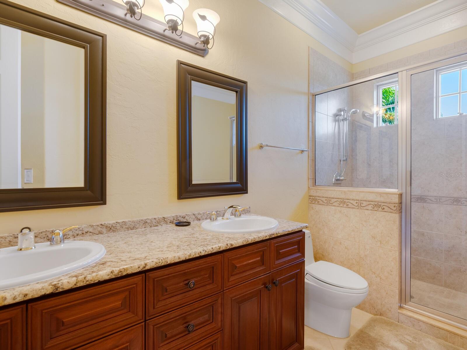 SOUTHPOINTE SHORES - Residential