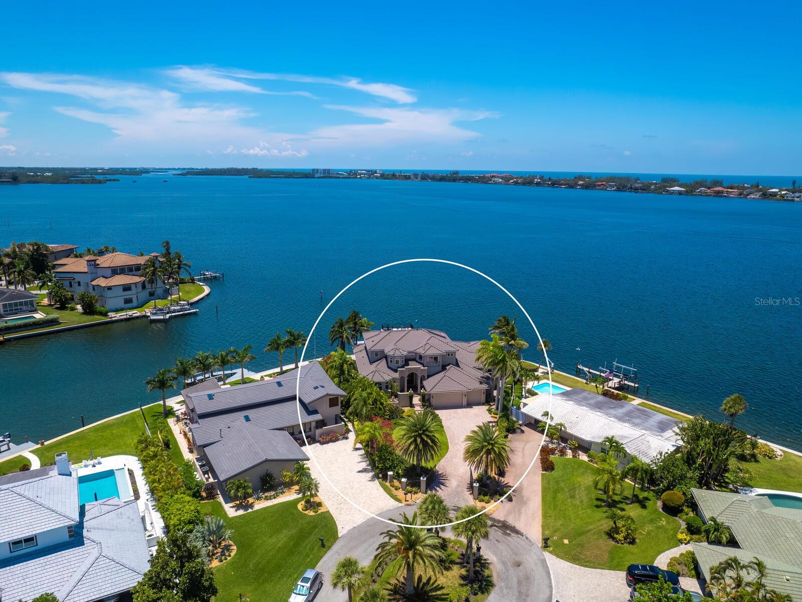 SOUTHPOINTE SHORES - Residential