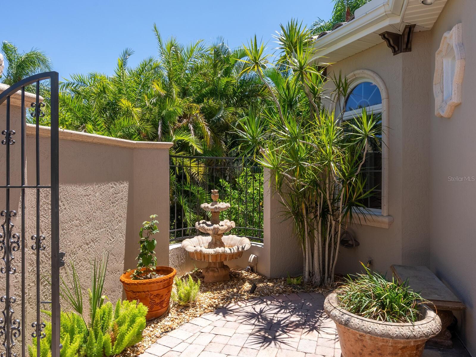 SOUTHPOINTE SHORES - Residential