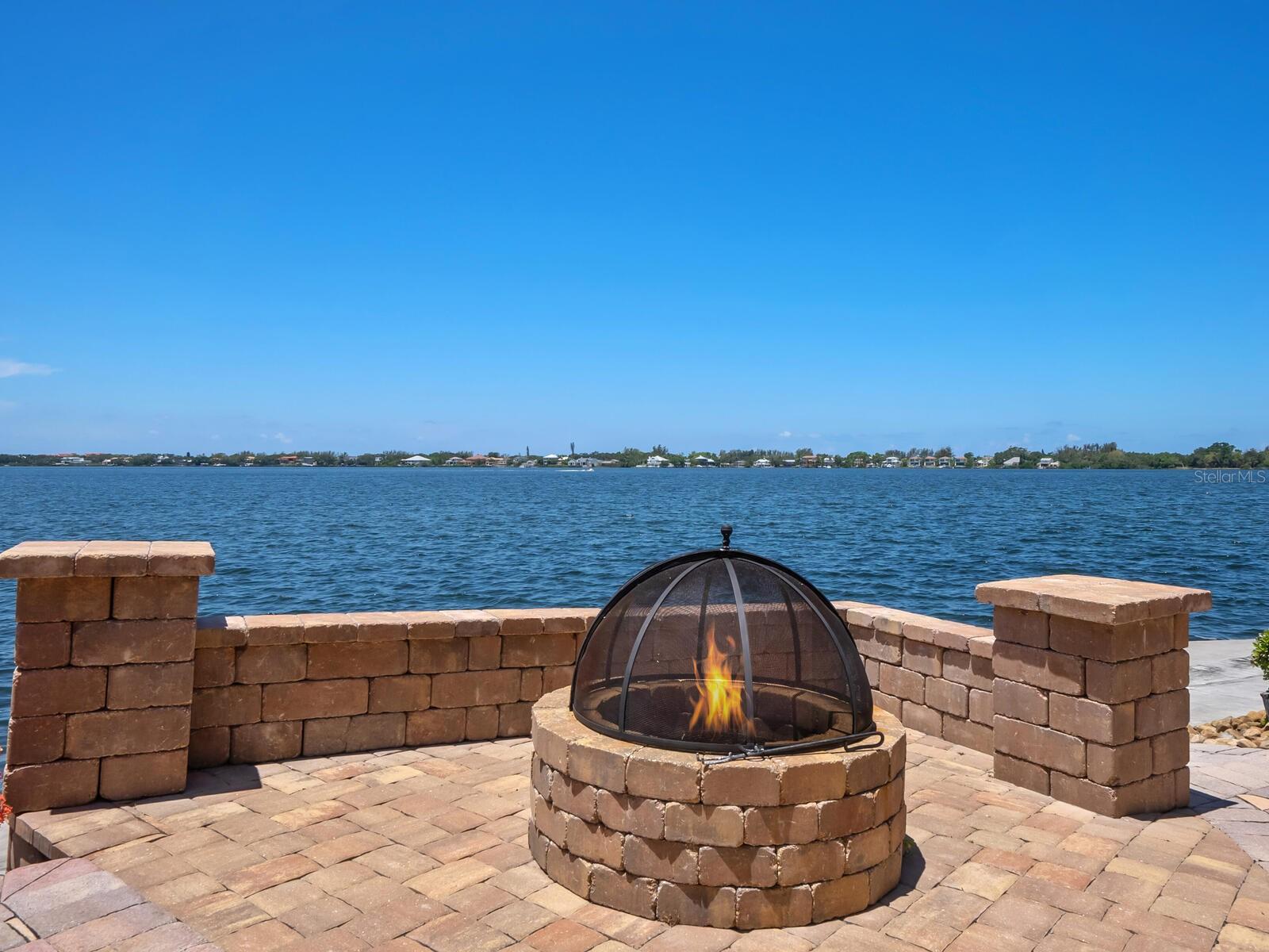 SOUTHPOINTE SHORES - Residential