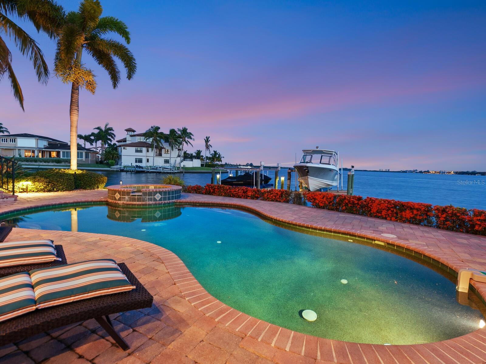 SOUTHPOINTE SHORES - Residential