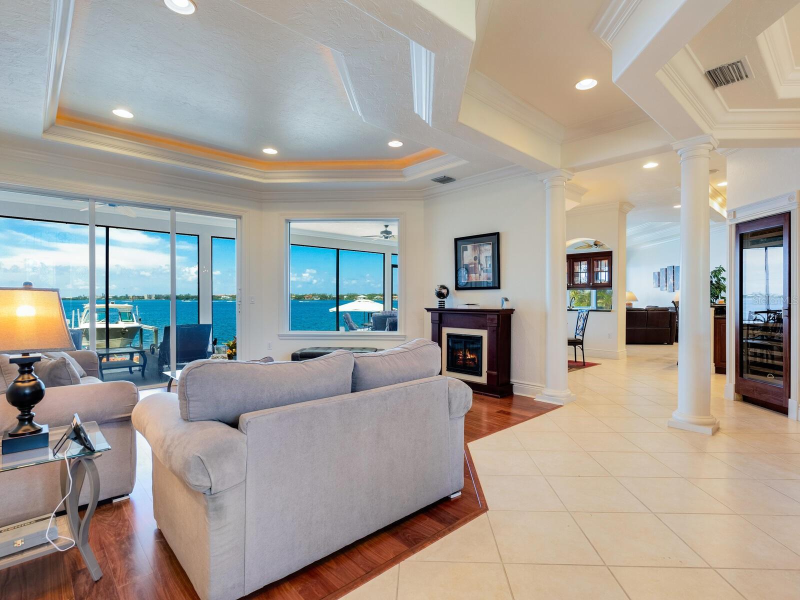 SOUTHPOINTE SHORES - Residential