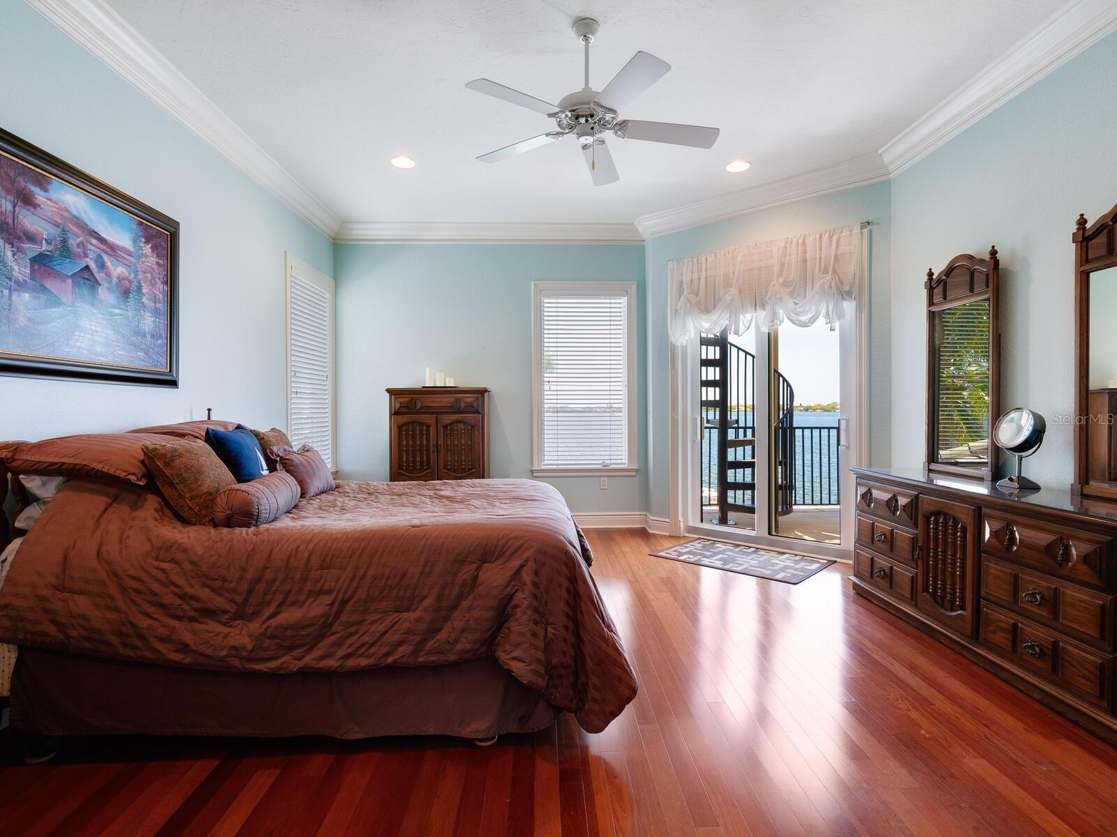 SOUTHPOINTE SHORES - Residential
