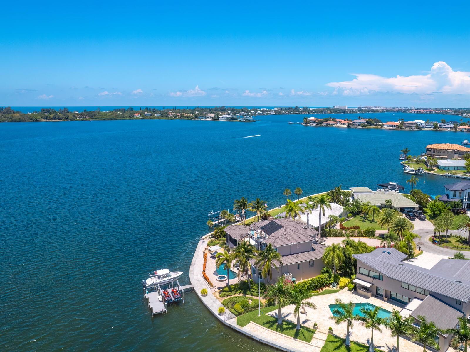 SOUTHPOINTE SHORES - Residential