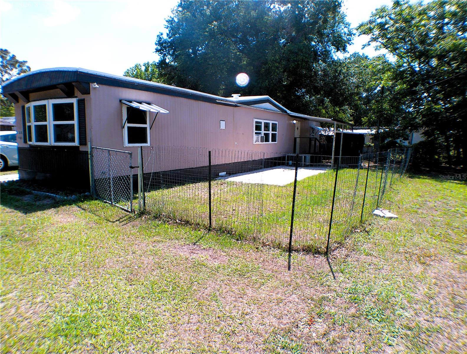 SMITH LAKE VILLAGE - Residential
