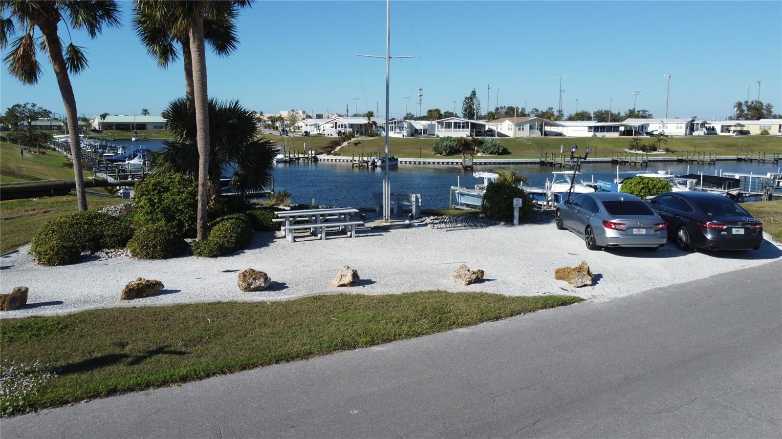 COUNTRY CLUB ESTATES - Residential