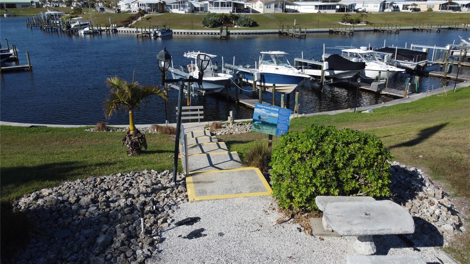 COUNTRY CLUB ESTATES - Residential