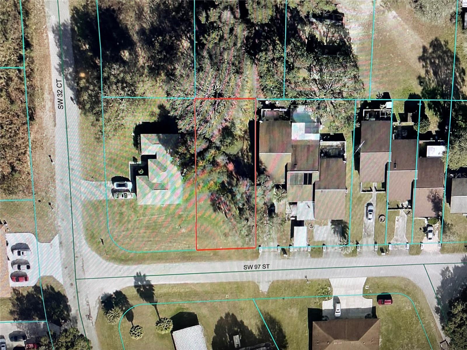 Vacant lot in Leighton Estates (.17 acre).  No flood zone and no HOA.  Buyer to verify with Marion County any info regarding mobile home or building options. For GPS, use address next door - 3135 SW 97th St.