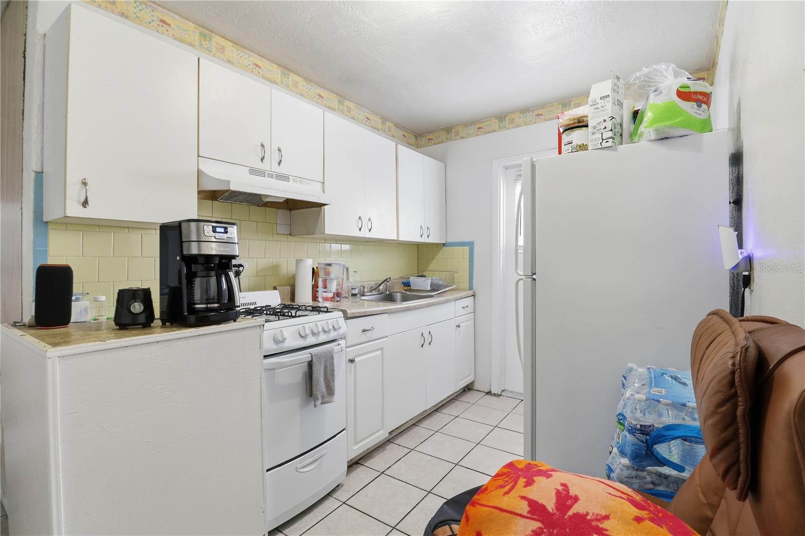 LINCOLN PLACE - Residential Income