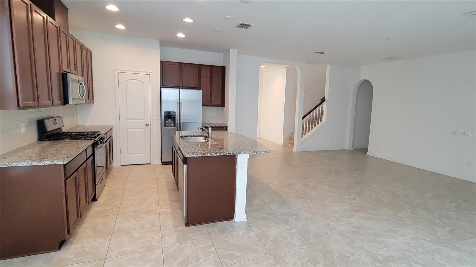 WATERSIDE/JOHNS LK-PH 2B - Residential Lease