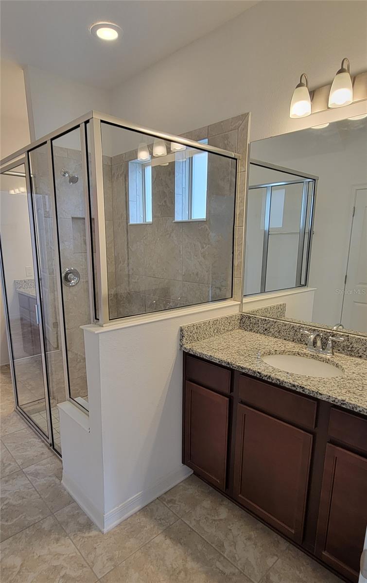 WATERSIDE/JOHNS LK-PH 2B - Residential Lease