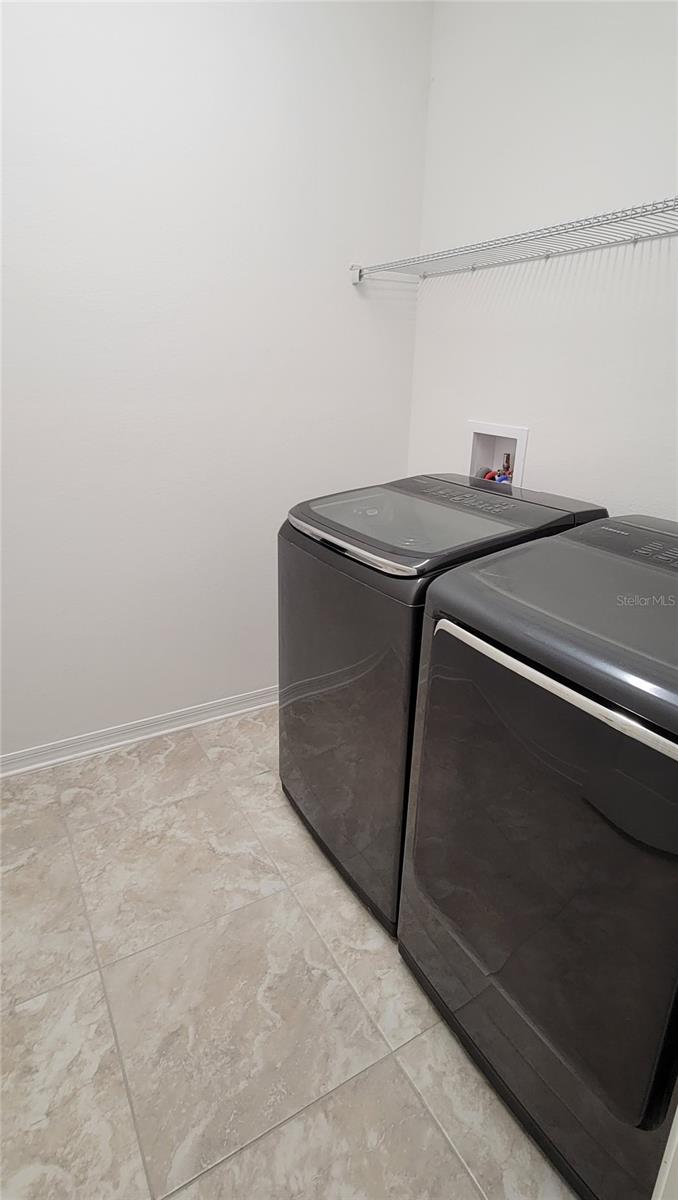 WATERSIDE/JOHNS LK-PH 2B - Residential Lease