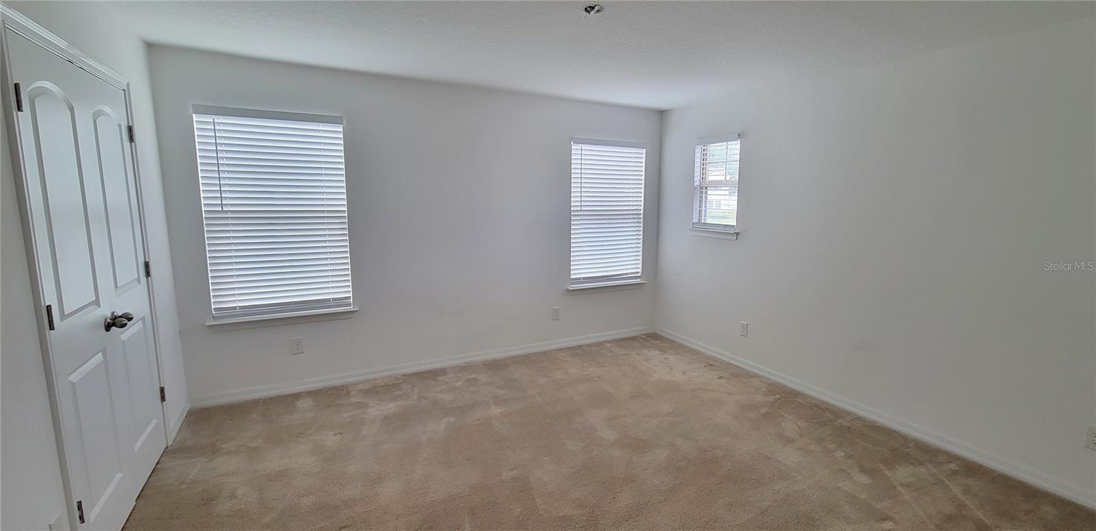 WATERSIDE/JOHNS LK-PH 2B - Residential Lease