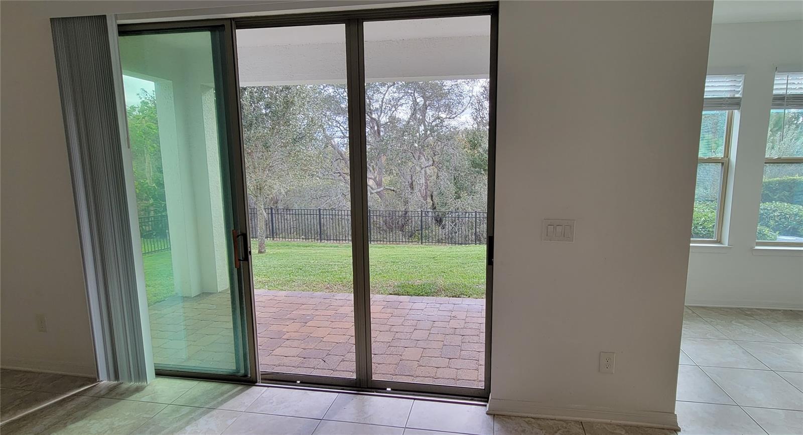 WATERSIDE/JOHNS LK-PH 2B - Residential Lease