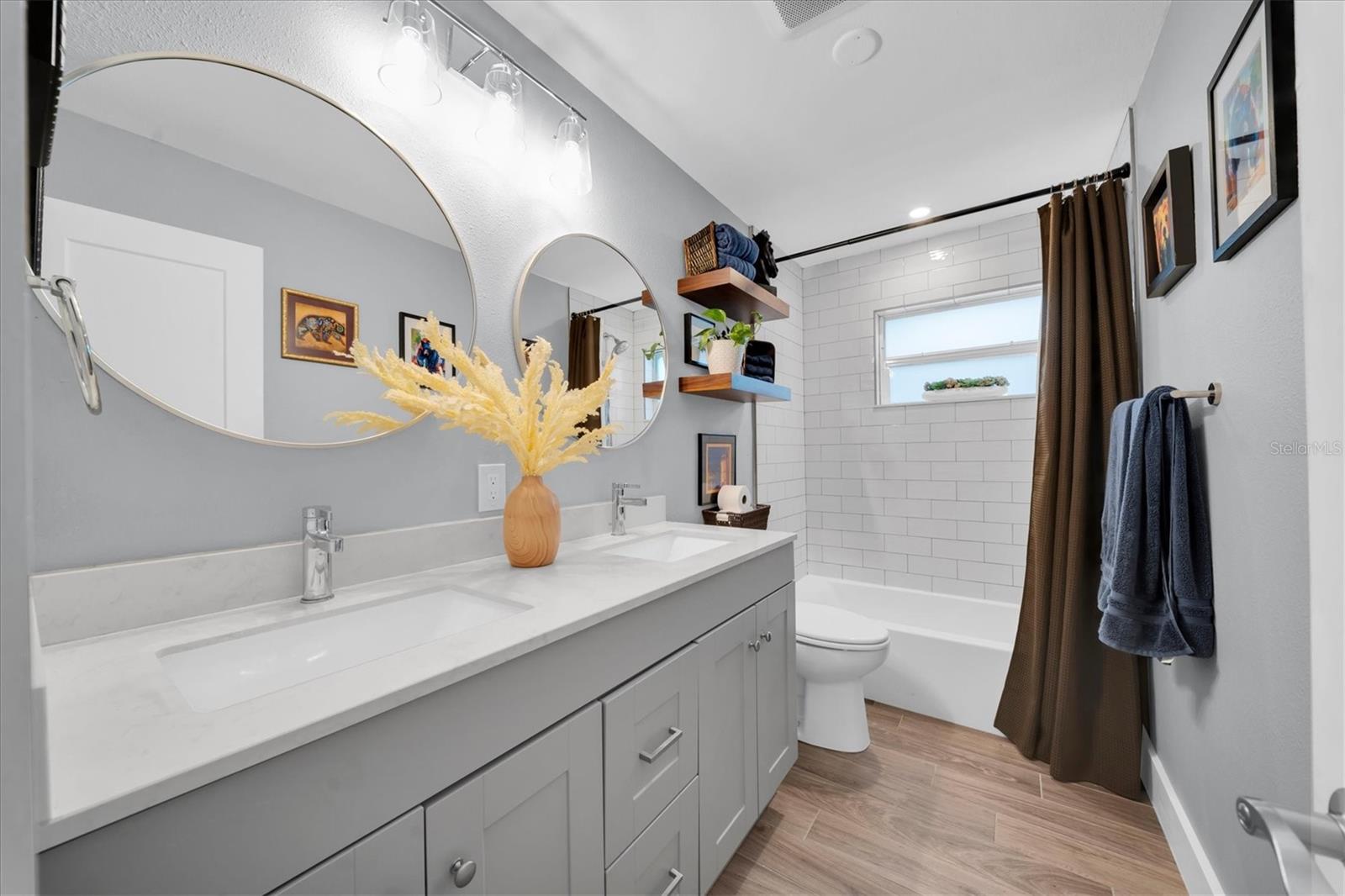 SHORE ACRES VENICE SEC 2ND REP - Residential