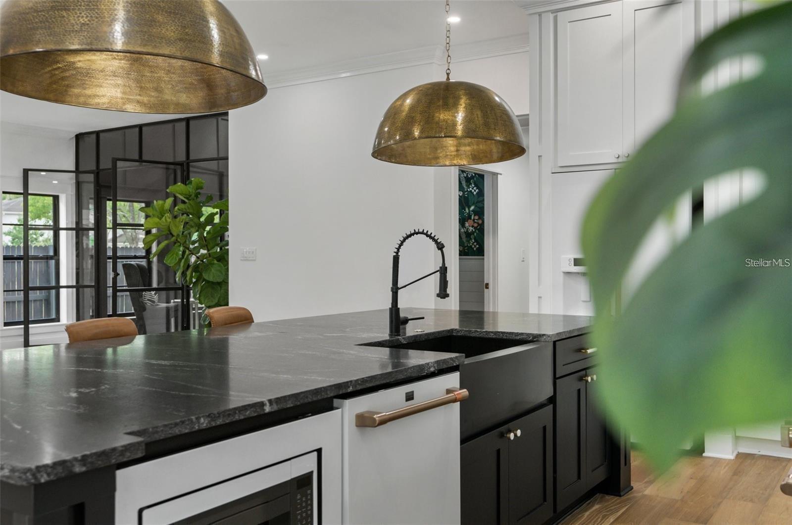 PALMA CEIA PARK - Residential Lease