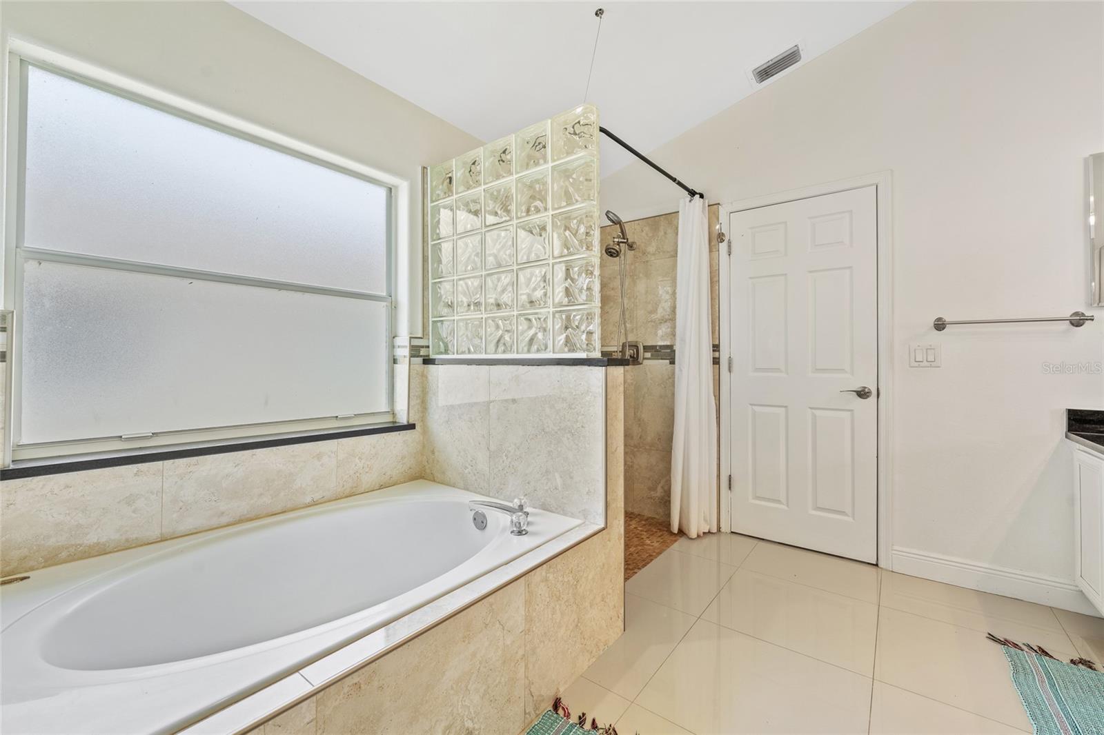 INDIAN RIDGE VILLAS PH 04 - Residential Lease