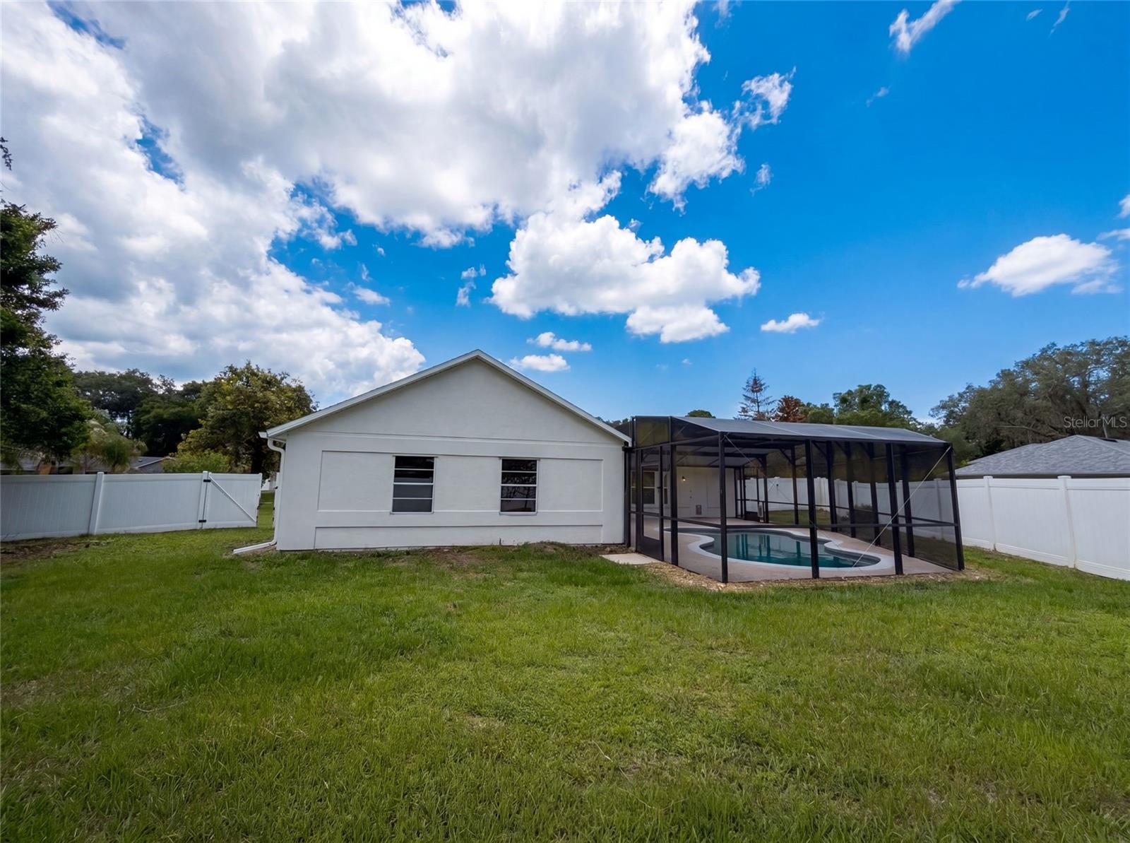 EASTBROOK PH 01 - Residential