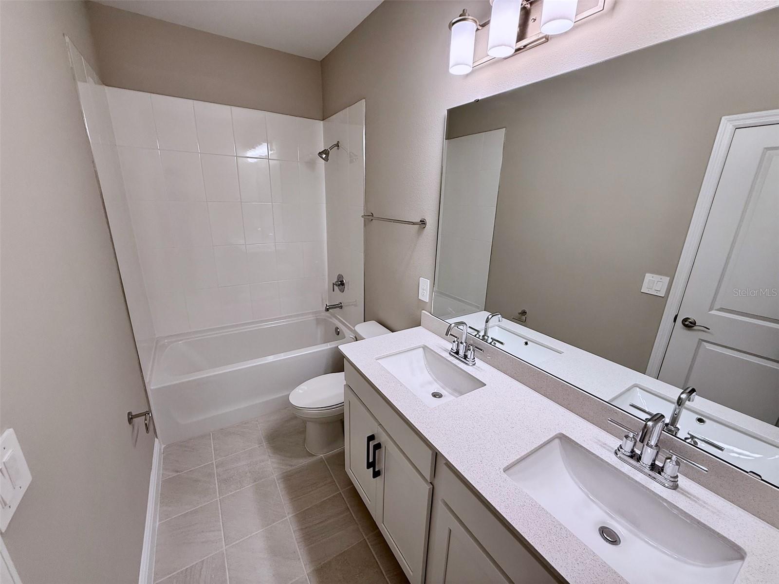 SILVERLEAF RESERVE AT HAMLIN - Residential Lease