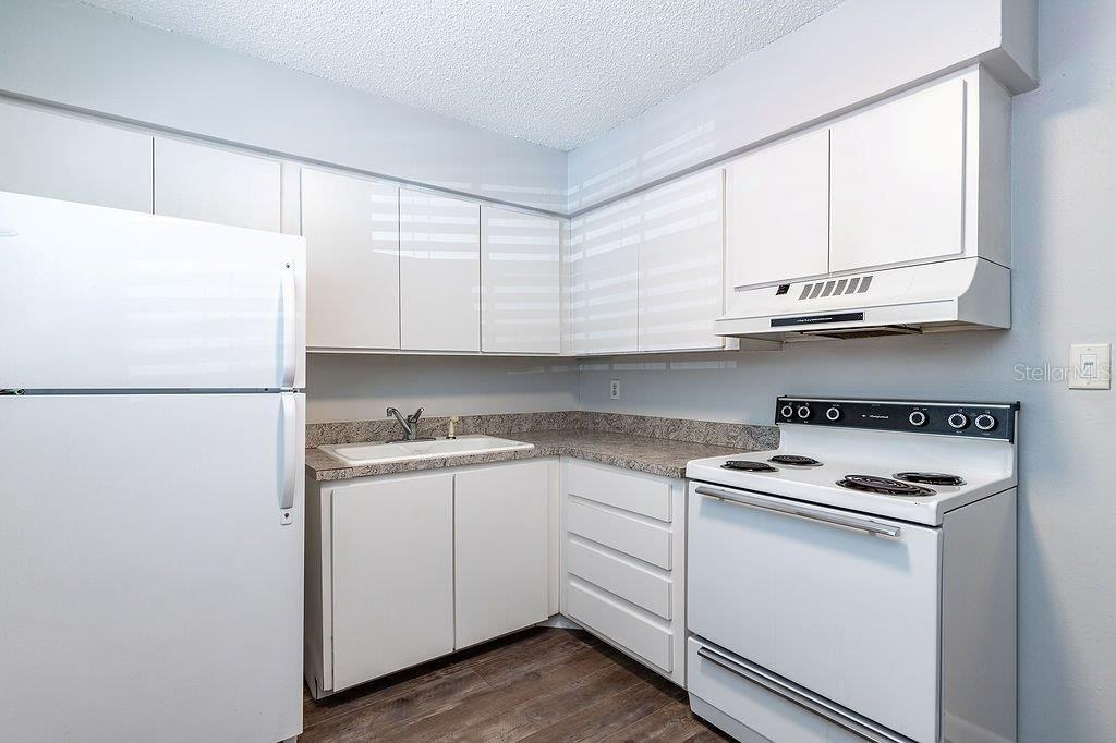 TAMPA BAYSHORE VILLAS CONDOMIN - Residential Lease