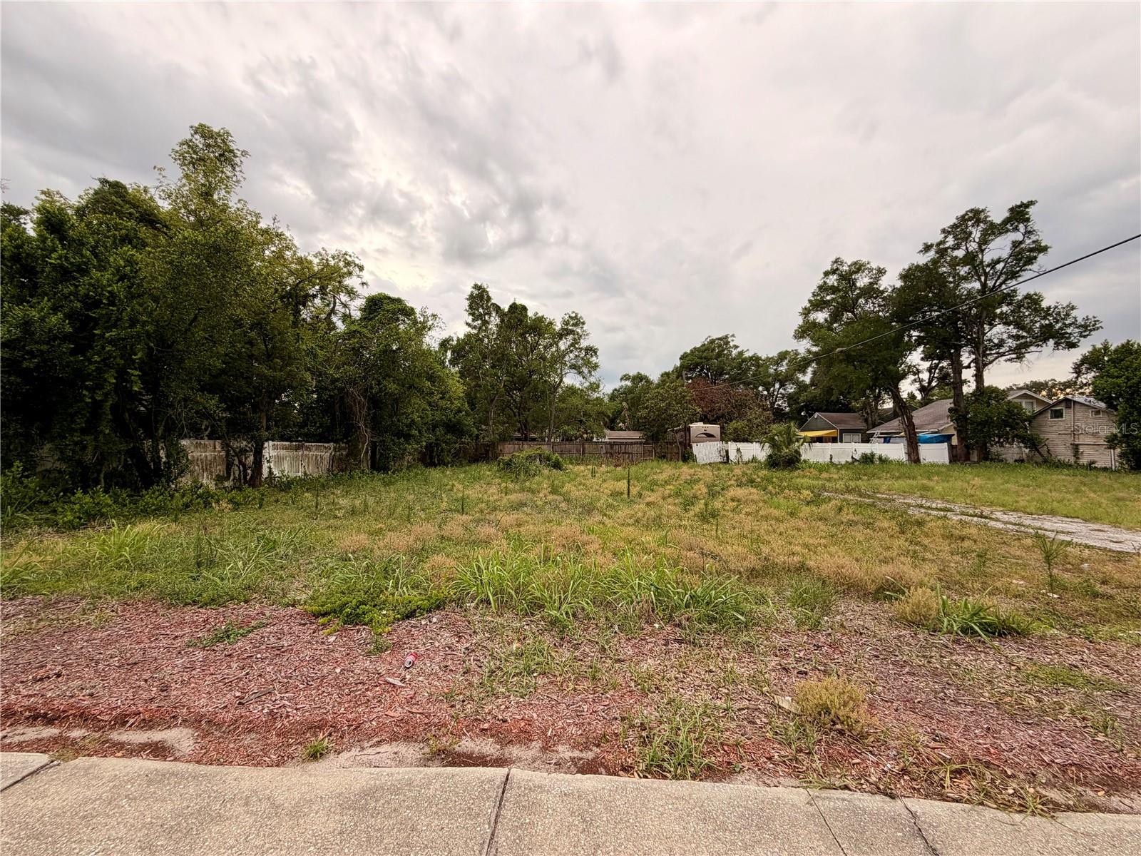 FLORIDA PLACE - Land