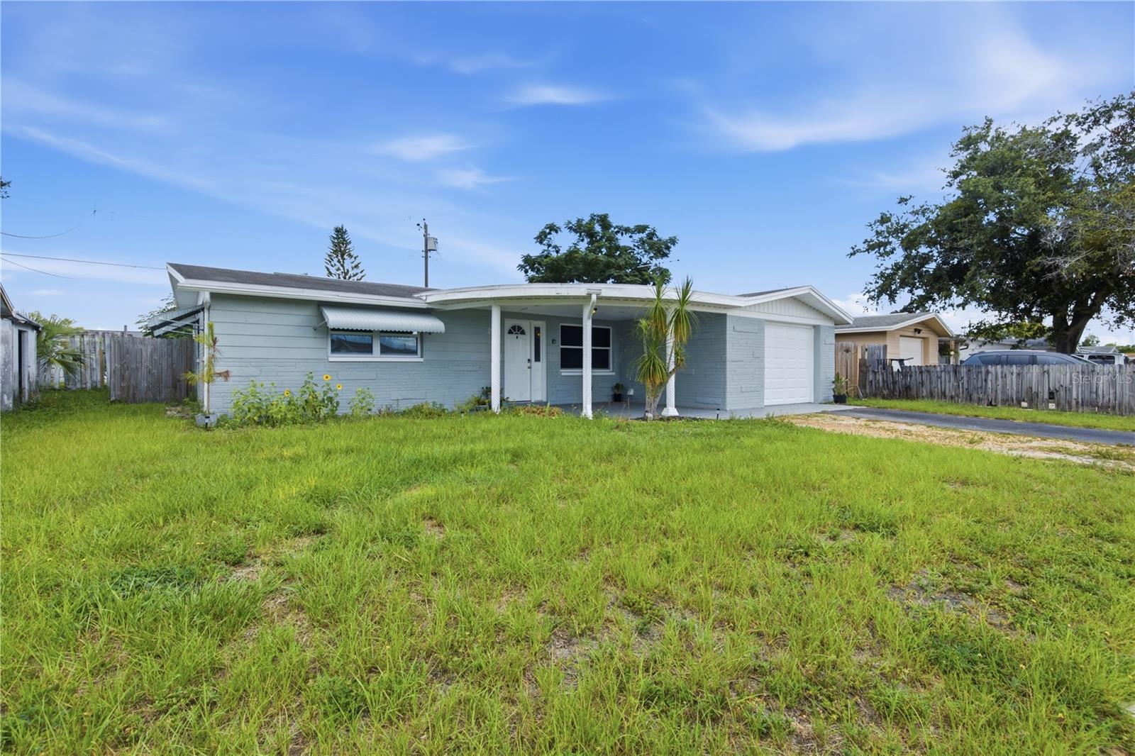 HOLIDAY GARDENS - Residential