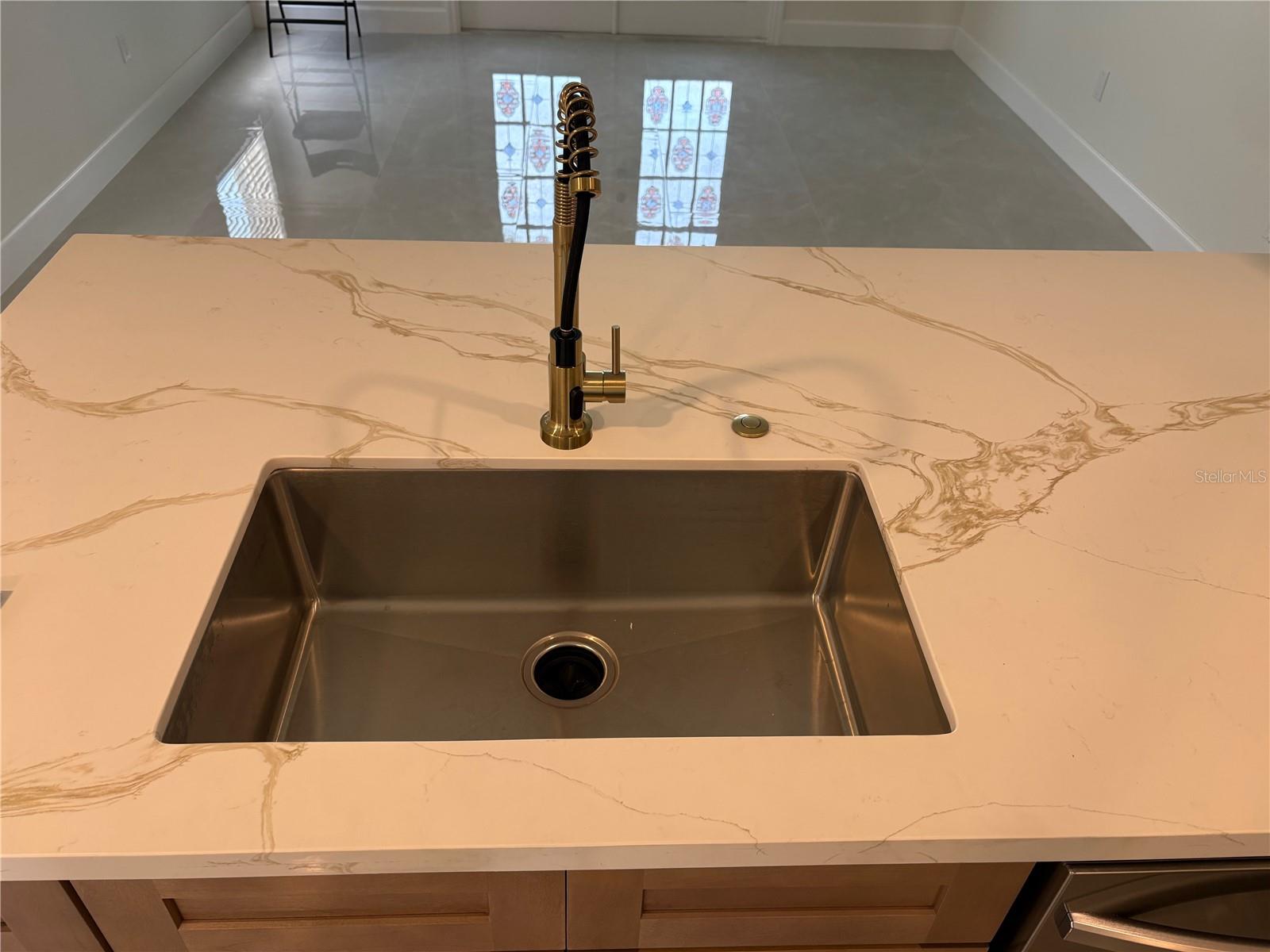 CRYSTAL GLEN - Residential Lease