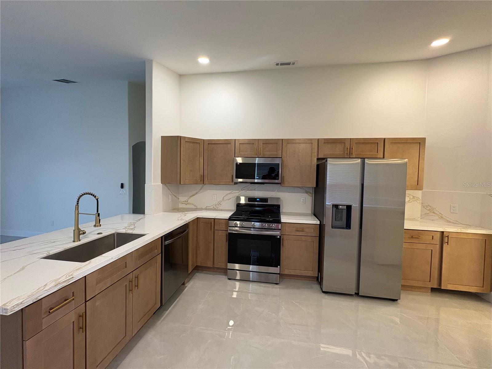 CRYSTAL GLEN - Residential Lease