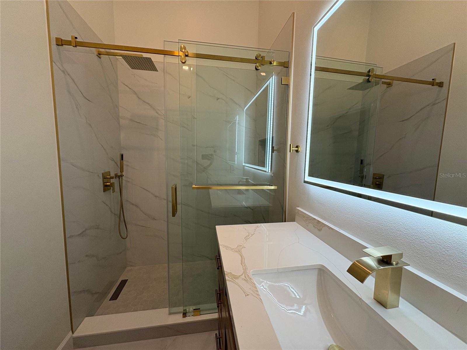 CRYSTAL GLEN - Residential Lease
