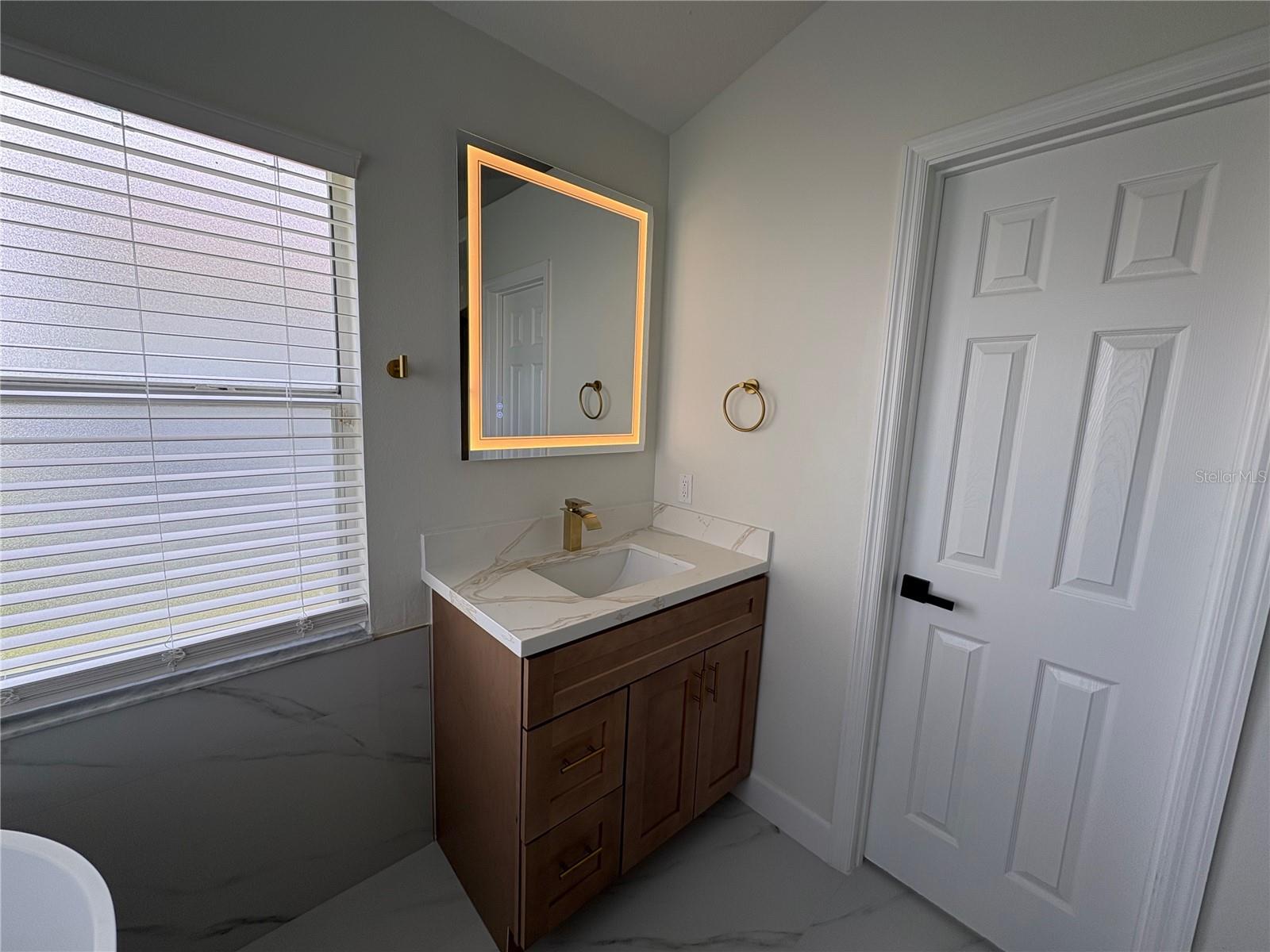 CRYSTAL GLEN - Residential Lease