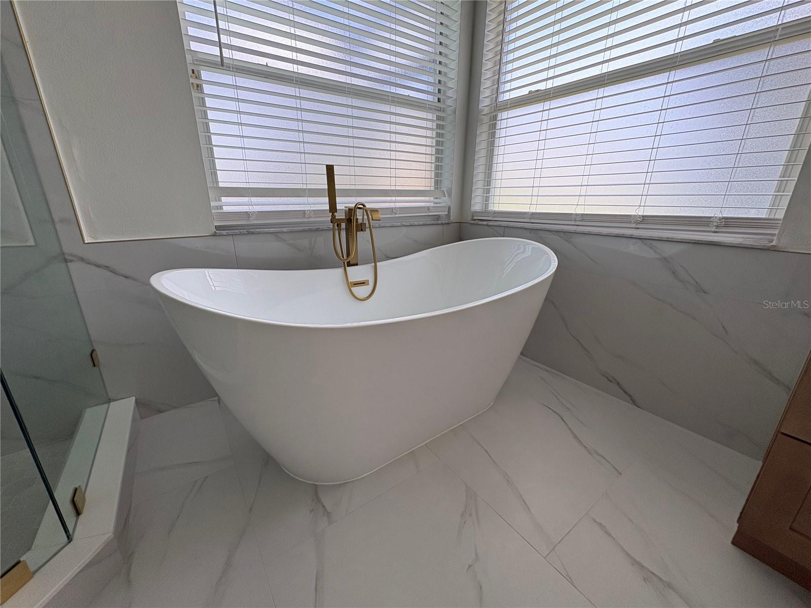 CRYSTAL GLEN - Residential Lease