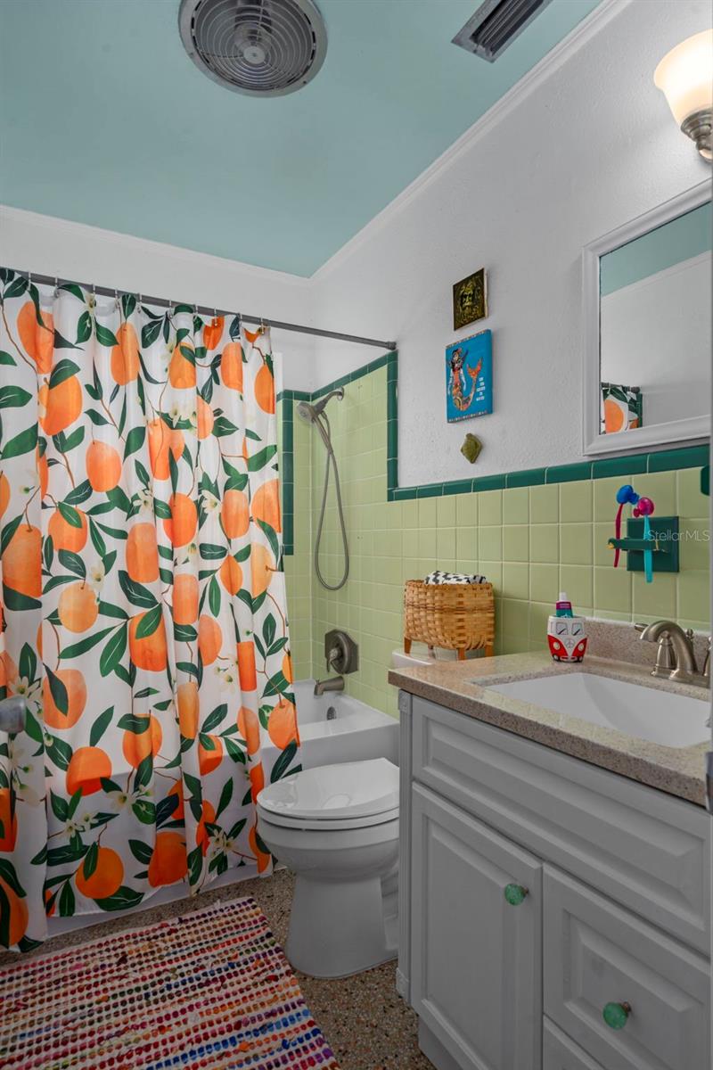 GROVE ACRES 2ND ADD - Residential