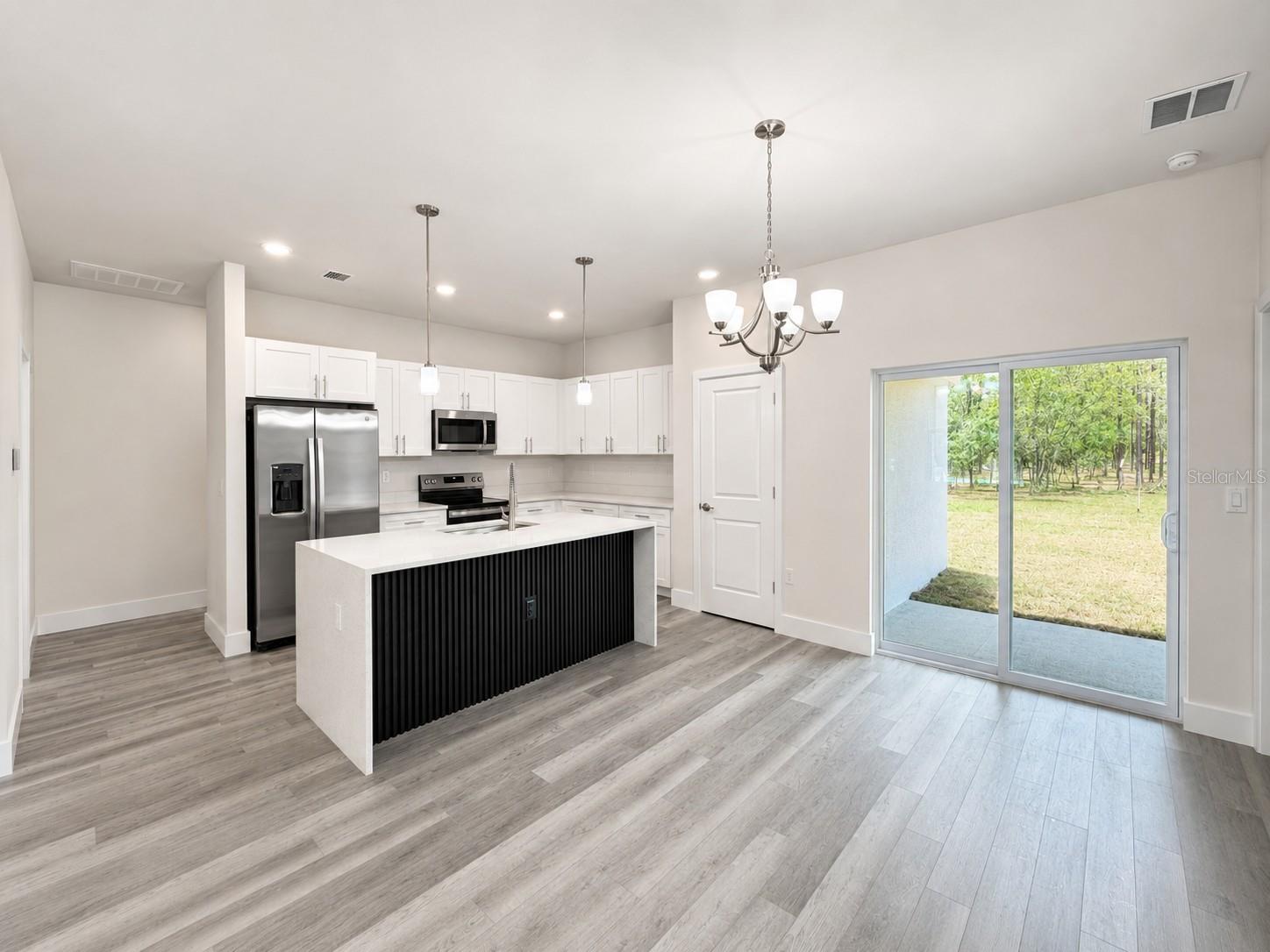 RAINBOW LAKES ESTATE - Residential