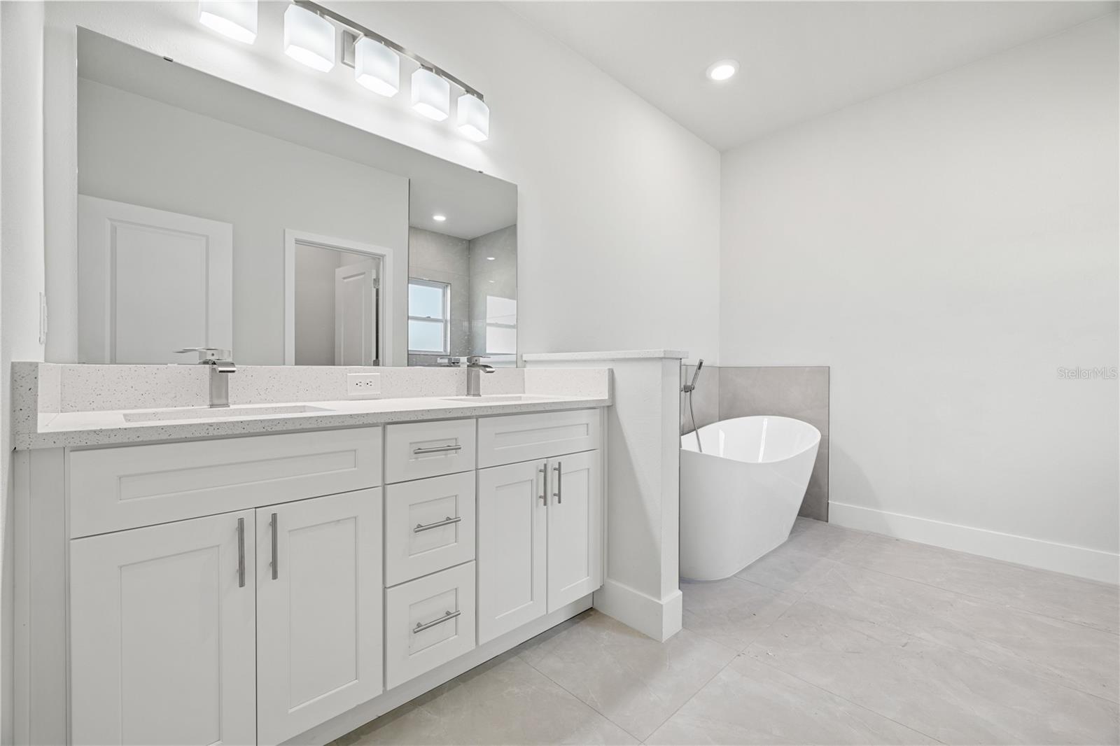 RAINBOW LAKES ESTATE - Residential