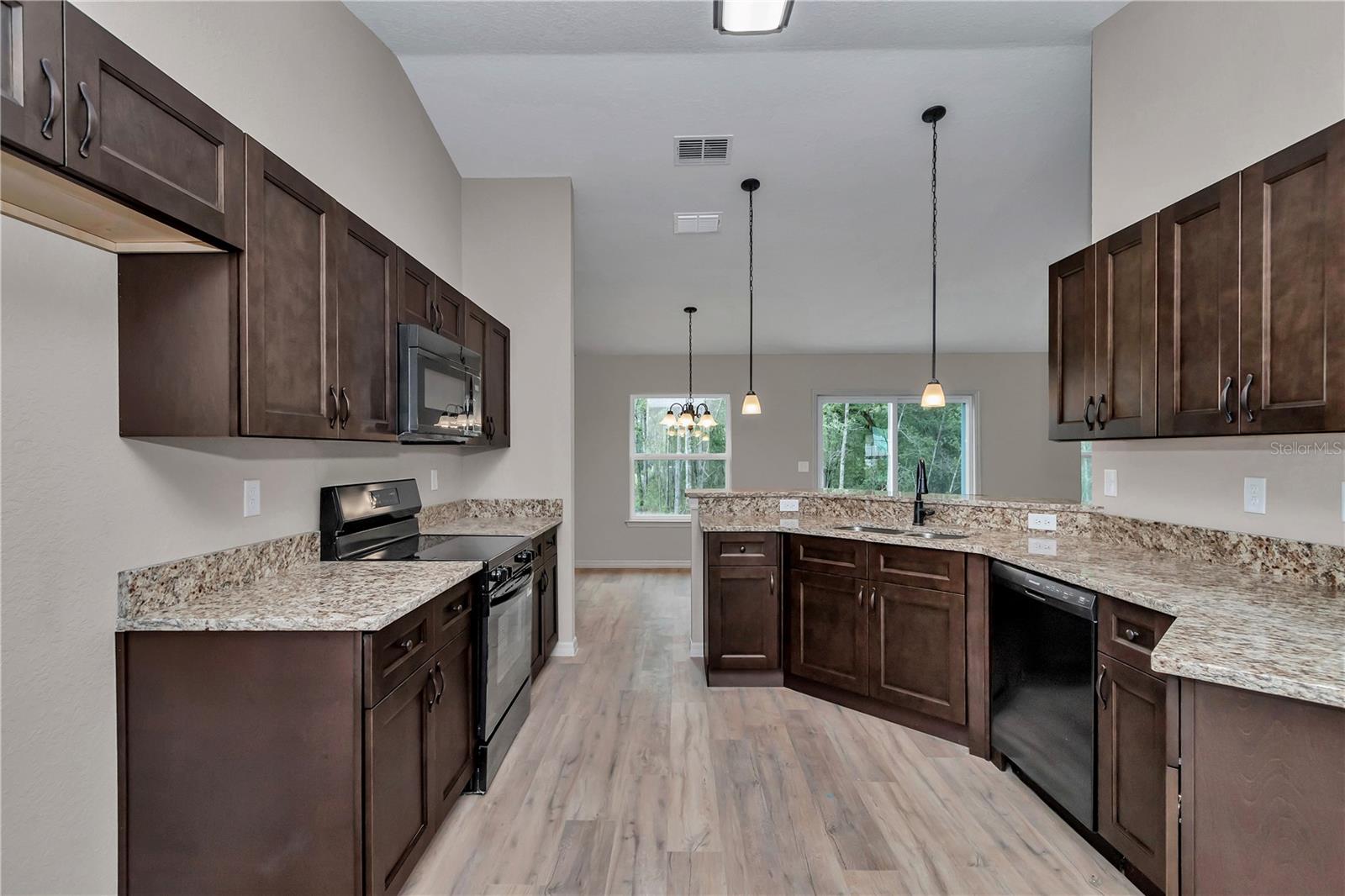 RAINBOW LAKES ESTATE - Residential