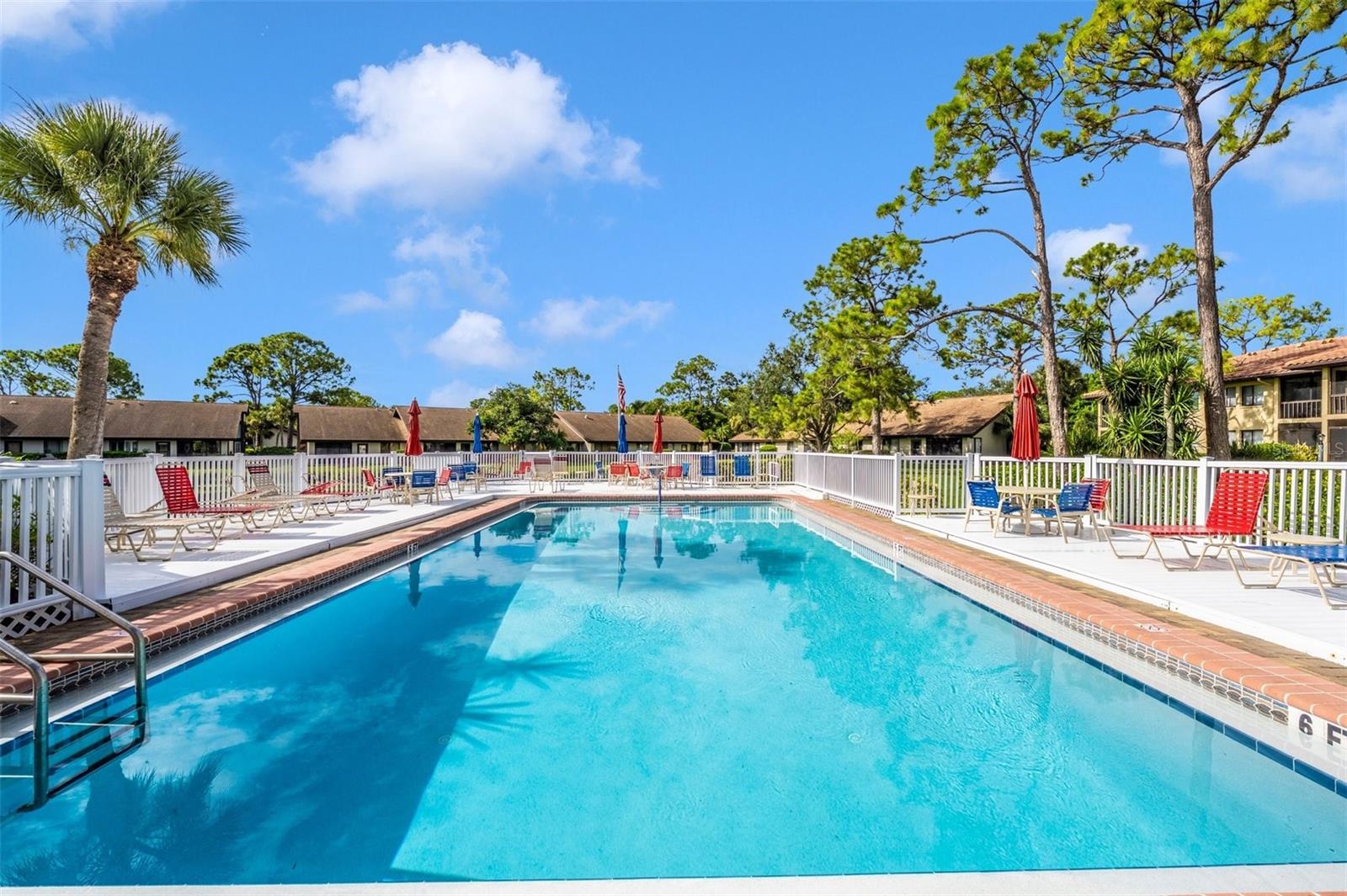 VILLAGE LAKE - Residential