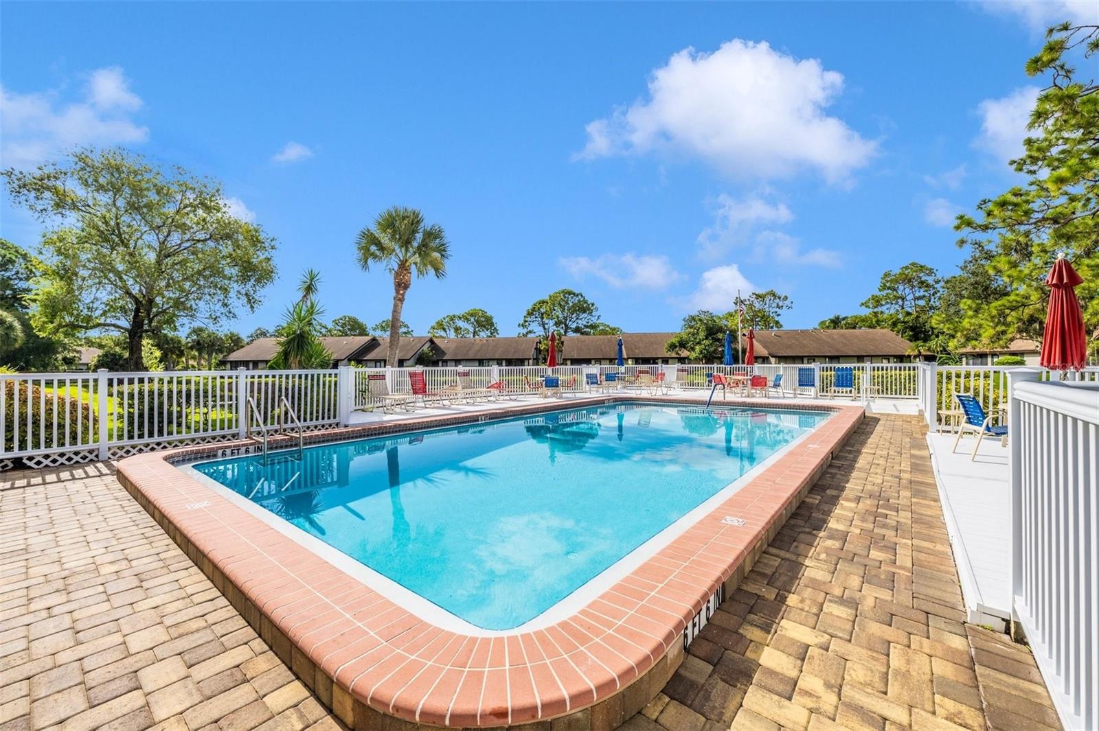 VILLAGE LAKE - Residential