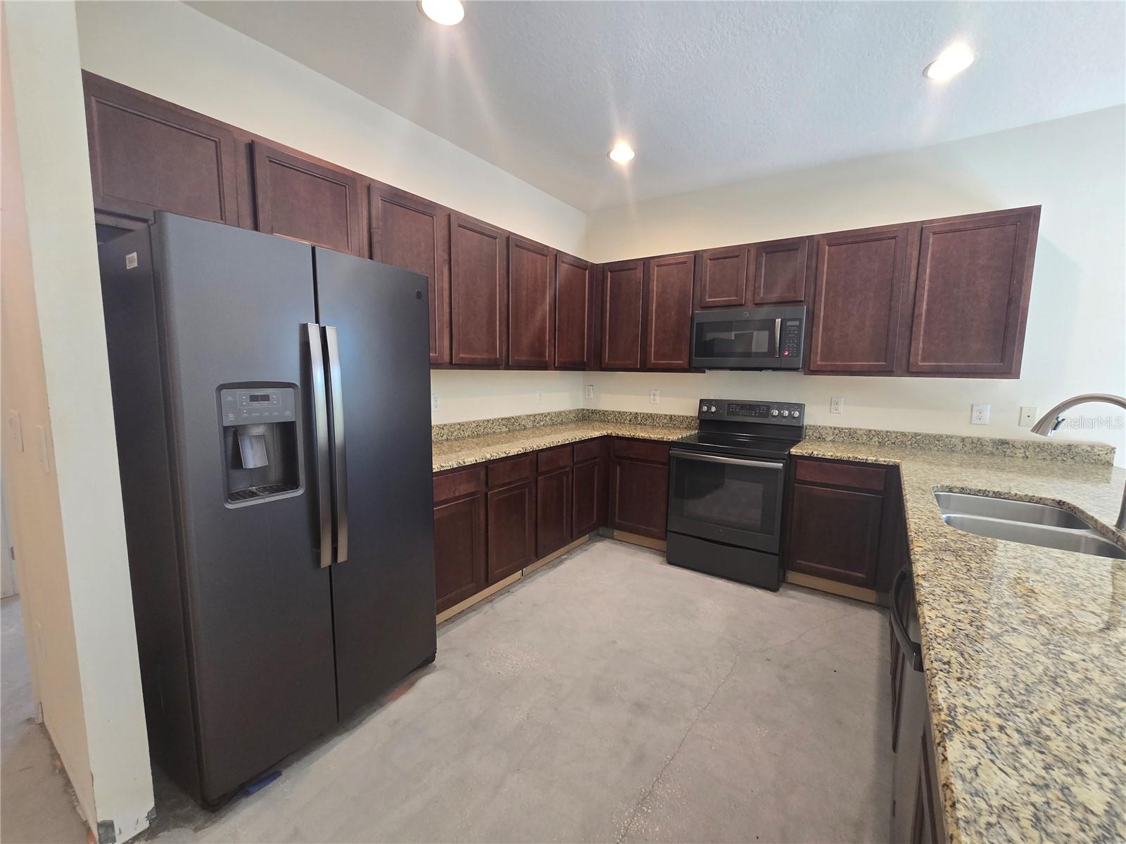 VILLAGES AT AVALON PH 2B EAST - Residential