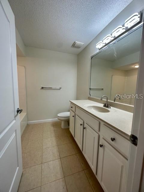 VILLANOVA AT HUNTERS CREEK CONDO - Residential