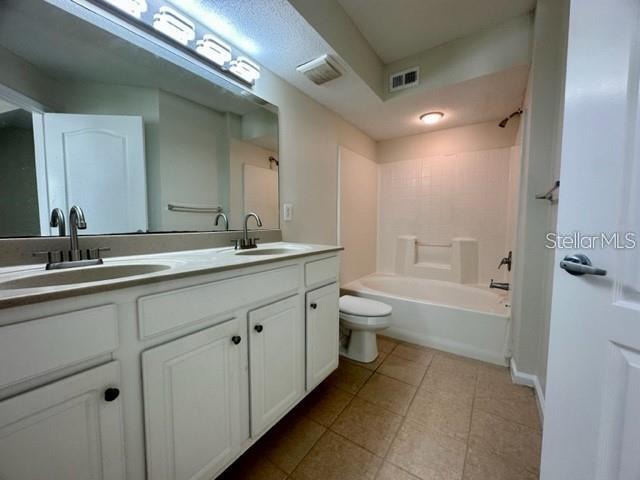 VILLANOVA AT HUNTERS CREEK CONDO - Residential
