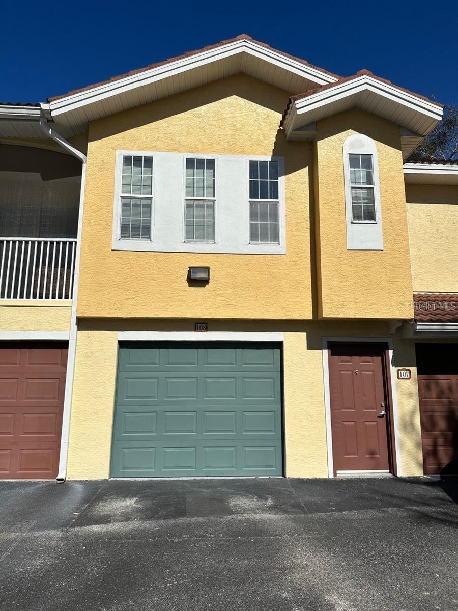 VILLANOVA AT HUNTERS CREEK CONDO - Residential