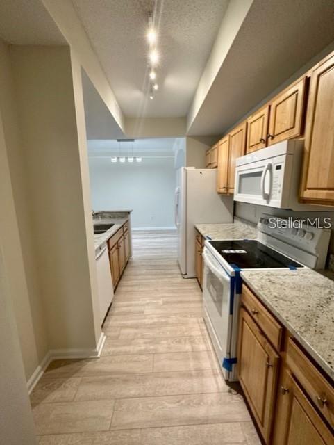 VILLANOVA AT HUNTERS CREEK CONDO - Residential