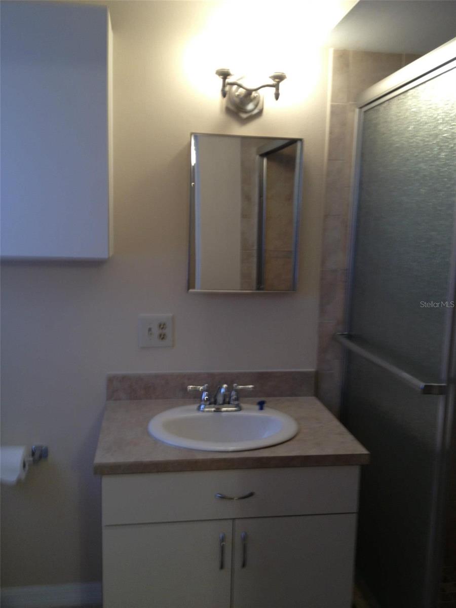 MEADOW LAWN 14TH ADD - Residential Lease