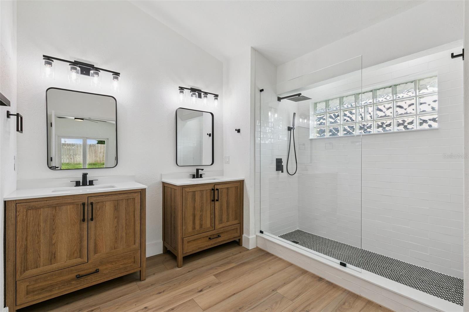 DEERWOOD - Residential