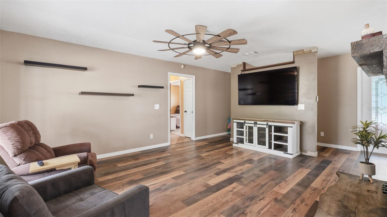 OAK FOREST UNIT 02 - Residential