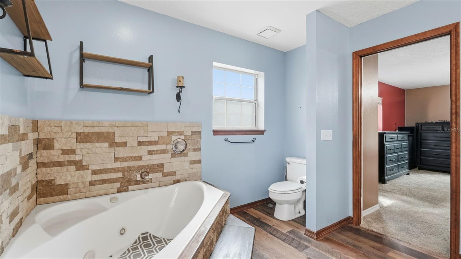 OAK FOREST UNIT 02 - Residential