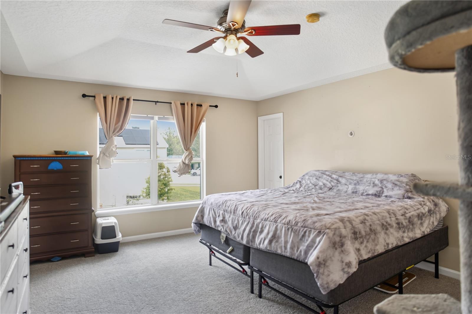 HERITAGE OAKS - Residential