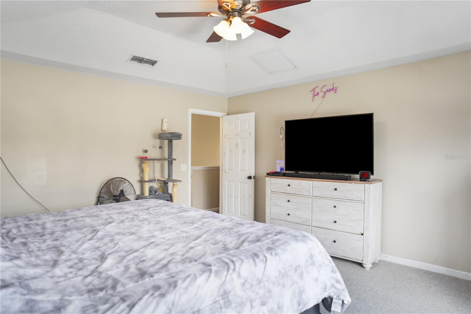 HERITAGE OAKS - Residential